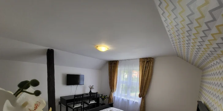 Historická Vládna vila v Luhačoviciach: pobyt s raňajkami v samotnom centre kúpeľov