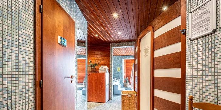 Horský relax pod Lysou horou: raňajky, bazén s vírivkou a bowling alebo privátne wellness