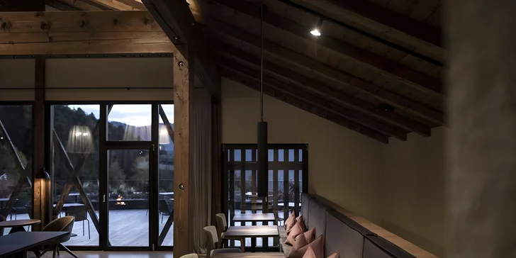 Aktívna dovolenka aj relax v Dolomitoch: moderný hotel v prírodnom parku, raňajky, wellness