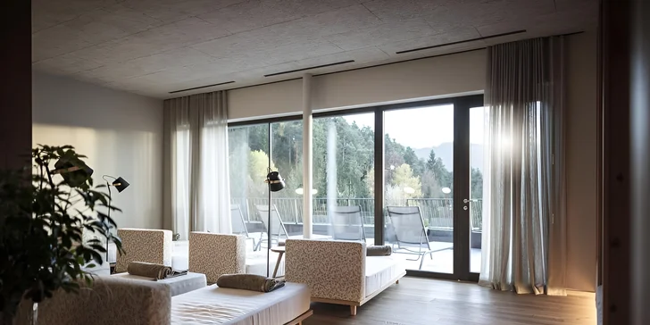 Aktívna dovolenka aj relax v Dolomitoch: moderný hotel v prírodnom parku, raňajky, wellness