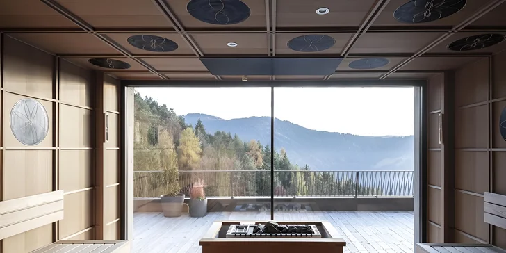 Aktívna dovolenka aj relax v Dolomitoch: moderný hotel v prírodnom parku, raňajky, wellness