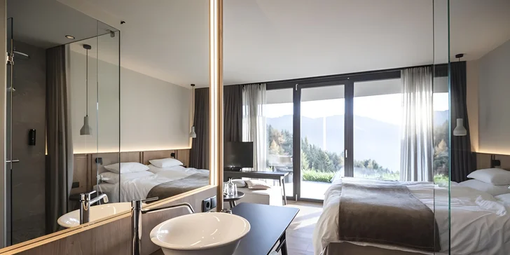 Aktívna dovolenka aj relax v Dolomitoch: moderný hotel v prírodnom parku, raňajky, wellness