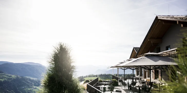 Aktívna dovolenka aj relax v Dolomitoch: moderný hotel v prírodnom parku, raňajky, wellness