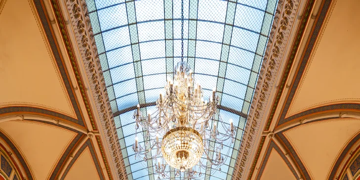 Rozprávková romantika v Chateau Zbiroh: večera v krčme, wellness a prehliadka zámku