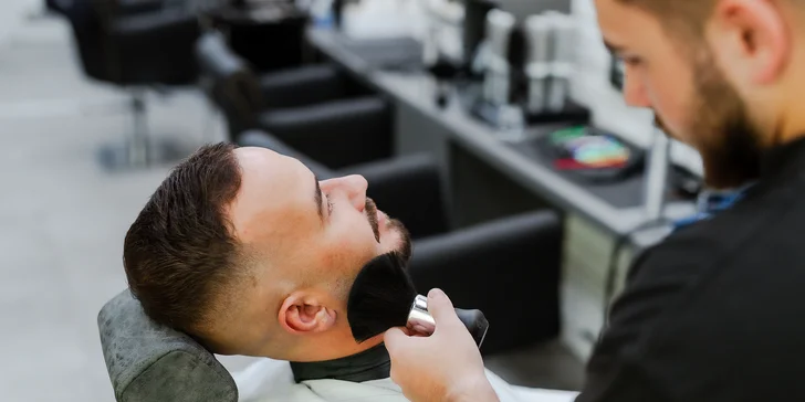 Regeneračné vlasové ošetrenia alebo presvetlenie vlasov pomocou Balayage