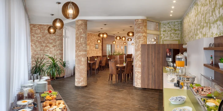 Dovolenka kúsok od Konopišťa: izba s raňajkami, adventure golf a množstvo výletov