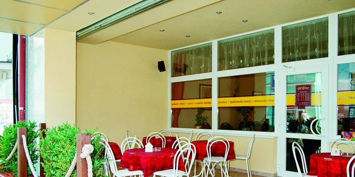 Dovolenka kúsok od Konopišťa: izba s raňajkami, adventure golf a množstvo výletov