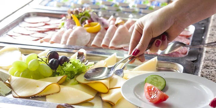 Dovolenka kúsok od Konopišťa: izba s raňajkami, adventure golf a množstvo výletov