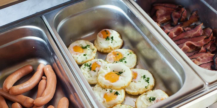 Dovolenka kúsok od Konopišťa: izba s raňajkami, adventure golf a množstvo výletov