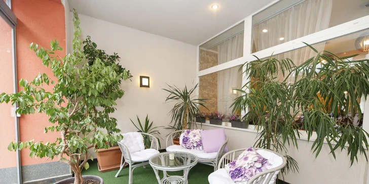 Dovolenka kúsok od Konopišťa: izba s raňajkami, adventure golf a množstvo výletov