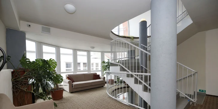 Dovolenka kúsok od Konopišťa: izba s raňajkami, adventure golf a množstvo výletov