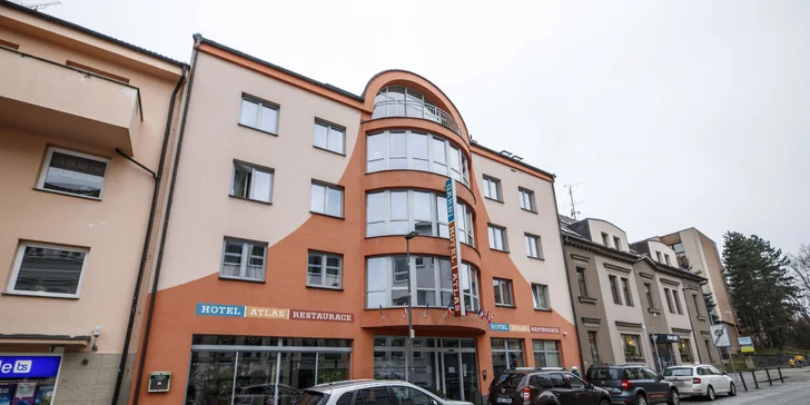 Dovolenka kúsok od Konopišťa: izba s raňajkami, adventure golf a množstvo výletov