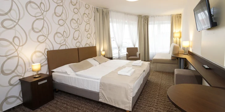 Dovolenka kúsok od Konopišťa: izba s raňajkami, adventure golf a množstvo výletov