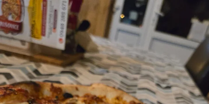 Pizza podľa tradičnej talianskej receptúry, v dvoch veľkostiach