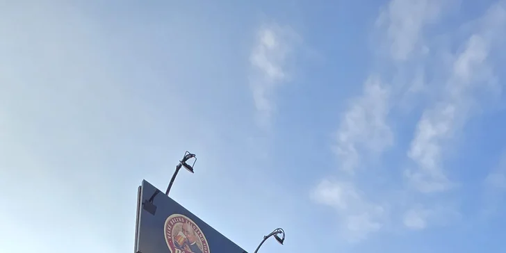 Pizza podľa tradičnej talianskej receptúry, v dvoch veľkostiach