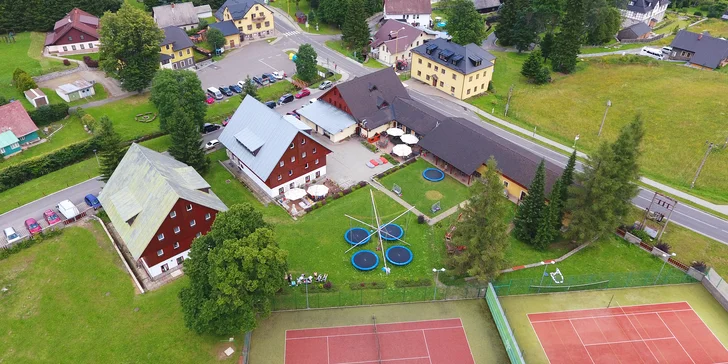 Penzión pri Ramzovej pre rodinu alebo partiu: raňajky alebo polpenzia, športové vyžitie aj múzeum