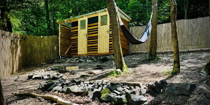Vybavený treehouse na úpätí Krušných hôr: terasa s výhľadom aj gril