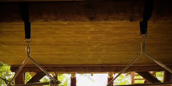 Vybavený treehouse na úpätí Krušných hôr: terasa s výhľadom aj gril