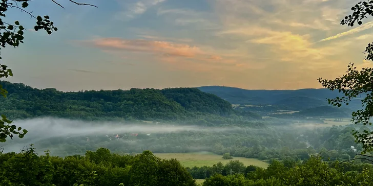 Vybavený treehouse na úpätí Krušných hôr: terasa s výhľadom aj gril
