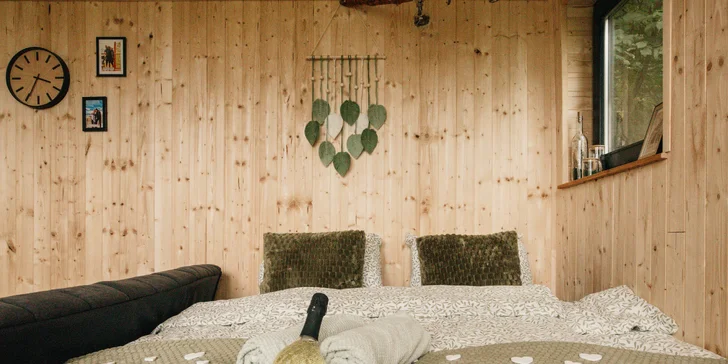 Vybavený treehouse na úpätí Krušných hôr: terasa s výhľadom aj gril