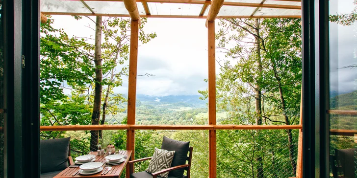 Vybavený treehouse na úpätí Krušných hôr: terasa s výhľadom aj gril