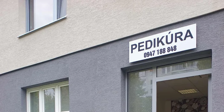 Suchá alebo wellness pedikúra s parafínovým či termozábalom