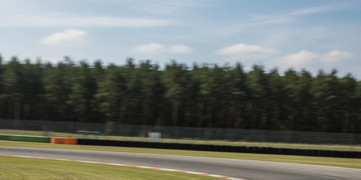 Zážitková jazda na okruhu ako spolujazdec či šofér: Lamborghini Gallardo alebo Ferrari California T