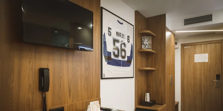 Pobyt s raňajkami v Michalovciach, tematické izby pre milovníkov hokeja a histórie