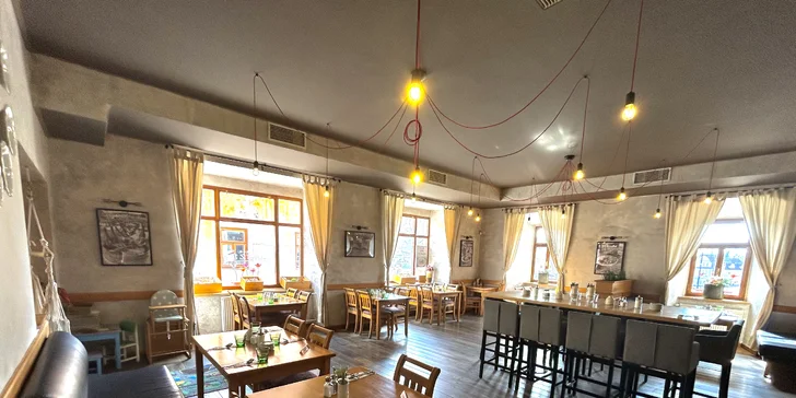 Pobyt v kúpeľnom meste Bechyně: hotel na námestí, strava, sauna aj masáže a aktivity v cene