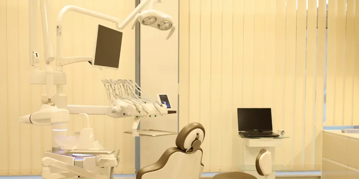 Neviditeľný zubný strojček a dental monitoring so zľavou 10 alebo 15 %