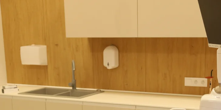 Neviditeľný zubný strojček a dental monitoring so zľavou 10 alebo 15 %