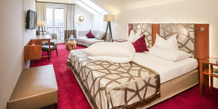 Hotel na brehu Wolfgangsee: plávajúca vírivka, bazény aj sauny, raňajky a štvorchodová večera