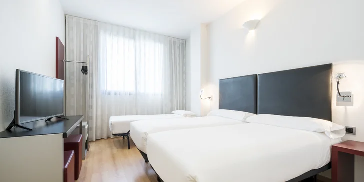 Dovolenka v Španielsku: 3* hotel s raňajkami, autobusy na pláž, Oceánografický park