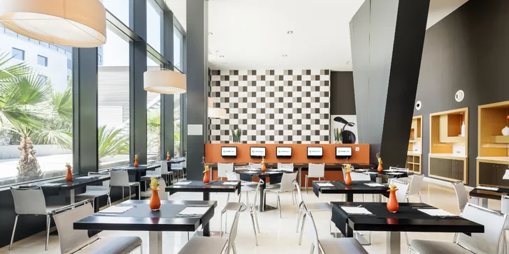 Dovolenka v Španielsku: 3* hotel s raňajkami, autobusy na pláž, Oceánografický park