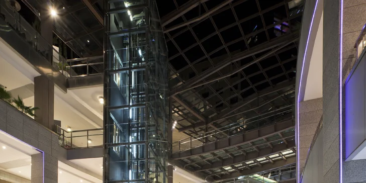 Moderný 4* hotel vo Valencii s raňajkami, blízko Mesta umenia a vied s delfináriom