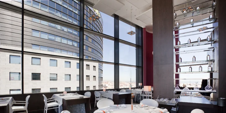 Moderný 4* hotel vo Valencii s raňajkami, blízko Mesta umenia a vied s delfináriom