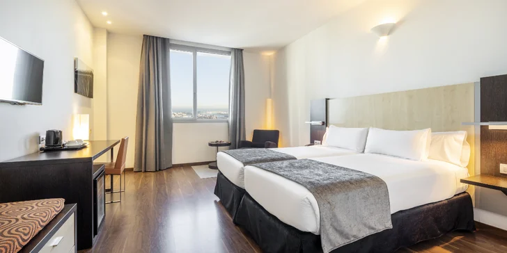 Moderný 4* hotel vo Valencii s raňajkami, blízko Mesta umenia a vied s delfináriom