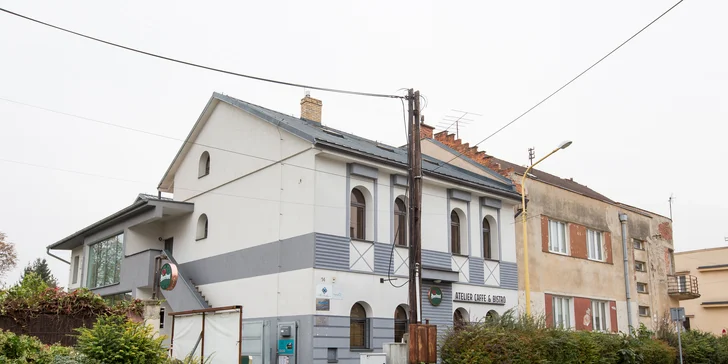 Plnená palacinka a lahodná káva v Atelieri