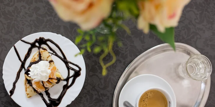 Plnená palacinka a lahodná káva v Atelieri