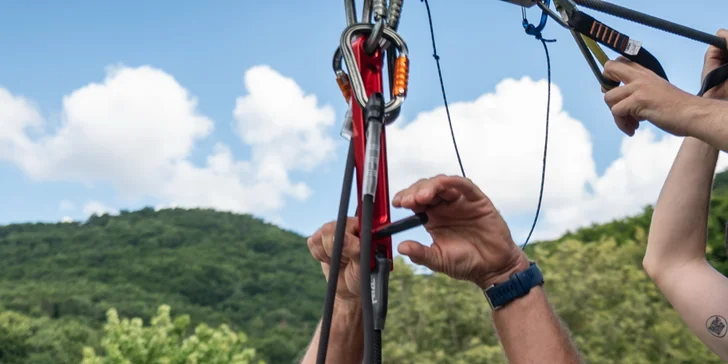 Gombasecký ZIPLINE: Vyskúšajte prvú 500 m dlhú zipline dráhu na Gemeri v atraktívnej lokalite