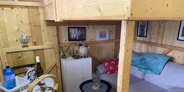 Tiny house v Podkrkonoší: útulný domček možnosť relaxácie v saune a kúpacom sude