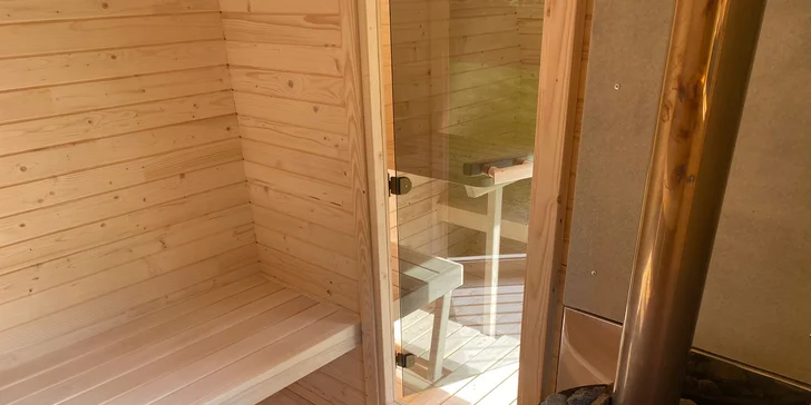 Tiny house v Podkrkonoší: útulný domček možnosť relaxácie v saune a kúpacom sude