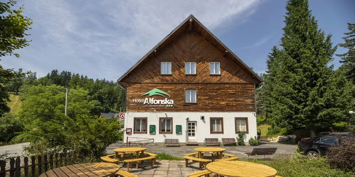 Pohodová dovolenka v Krkonošiach: horský hotel priamo pri zjazdovke, polpenzia