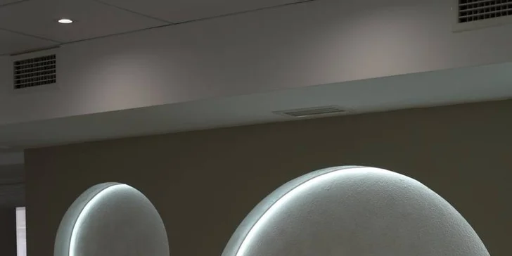 Manikúra alebo pedikúra: klasická, japonská, s gél lakom či lakovaním