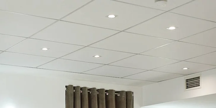 Manikúra alebo pedikúra: klasická, japonská, s gél lakom či lakovaním