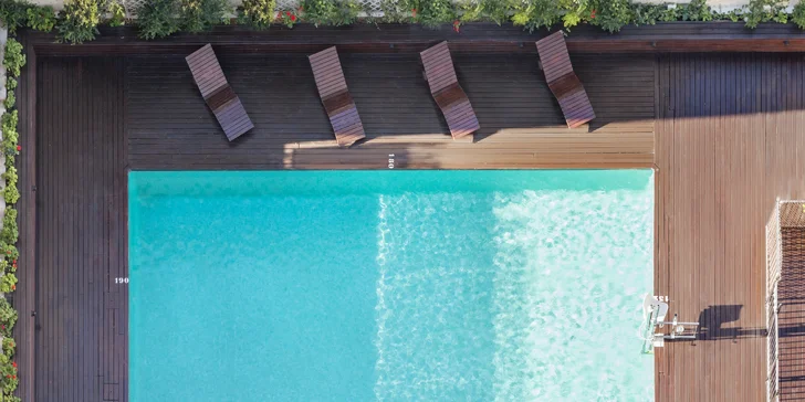 3* hotel vo Valencii: bufetové raňajky a vonkajší bazén, 3 km od historického centra