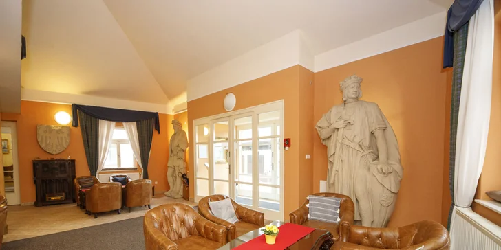 Romantický pobyt v apartmánoch v hoteli Zámeček na Čeladnej: raňajky a privátne wellness