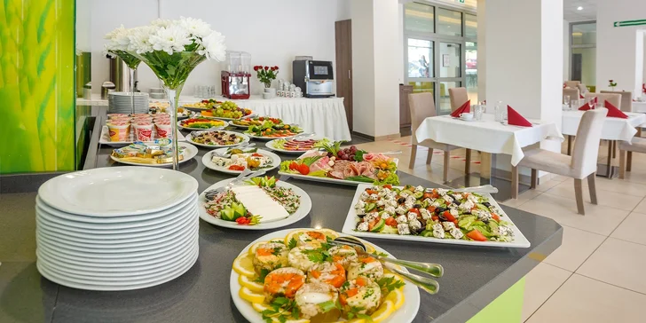 Dovolenka v Kolobřehu: hotel kúsok od pláže, raňajky aj zľava na procedúry