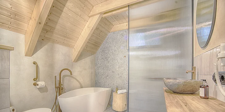 Boutique wellness rezort pri Opole: zátoka Bajka s piesočnatou plážou, strava aj zábava pre deti