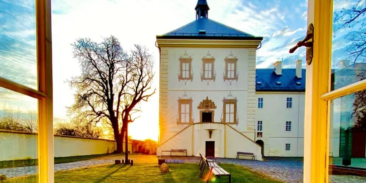 Pobyt v pivovarskom hoteli na Zámku Svijany: raňajky, prehliadka zámku a pivovaru aj pivný kúpeľ